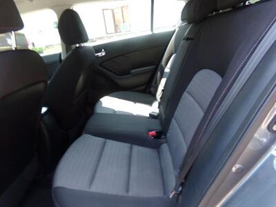 2016 Kia Forte5 EX - Photo 12 - Uncasville, CT 06382
