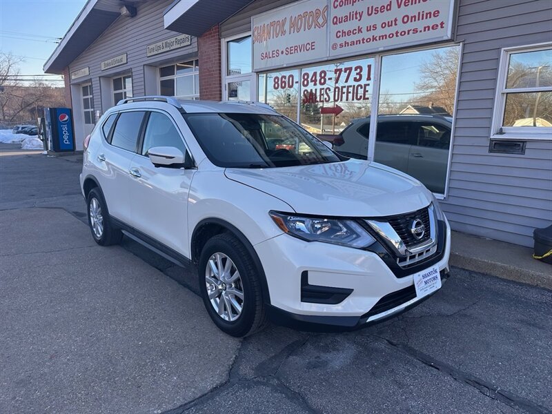 2017 Nissan Rogue SV   - Photo 1 - Uncasville, CT 06382