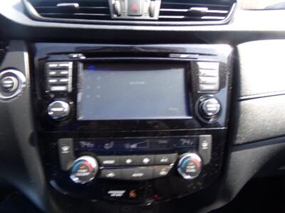 2017 Nissan Rogue SV   - Photo 15 - Groton, CT 06340
