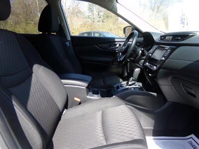 2017 Nissan Rogue SV   - Photo 11 - Groton, CT 06340