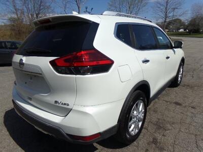 2017 Nissan Rogue SV   - Photo 7 - Groton, CT 06340