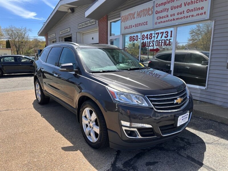 2017 Chevrolet Traverse LT   - Photo 1 - Uncasville, CT 06382