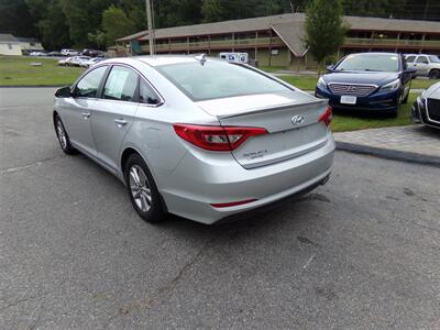 2015 Hyundai SONATA SE   - Photo 5 - Uncasville, CT 06382