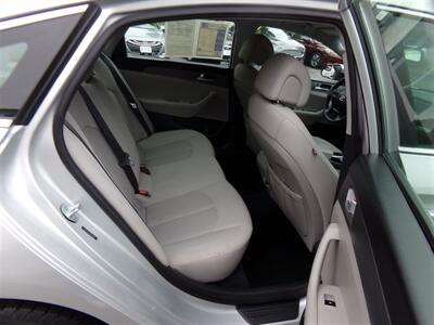 2015 Hyundai SONATA SE   - Photo 12 - Uncasville, CT 06382