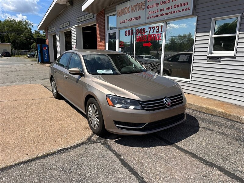 2015 Volkswagen Passat 1.8T Wolfsburg Editi   - Photo 1 - Uncasville, CT 06382