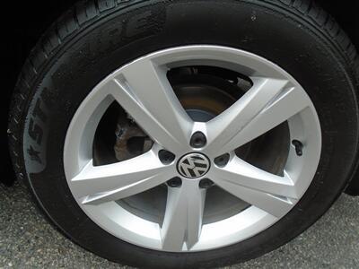2014 Volkswagen Passat 1.8T Wolfsburg Editi   - Photo 26 - Uncasville, CT 06382