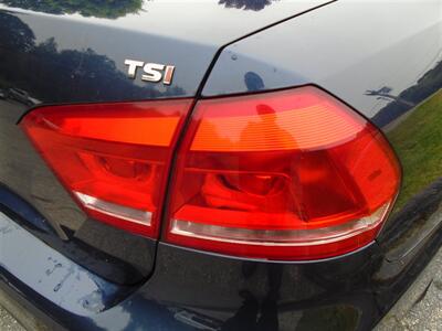 2014 Volkswagen Passat 1.8T Wolfsburg Editi   - Photo 12 - Uncasville, CT 06382