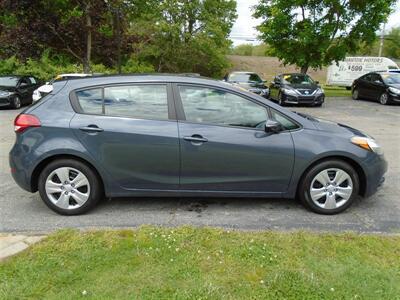 2016 Kia Forte5 LX Plus   - Photo 8 - Groton, CT 06340