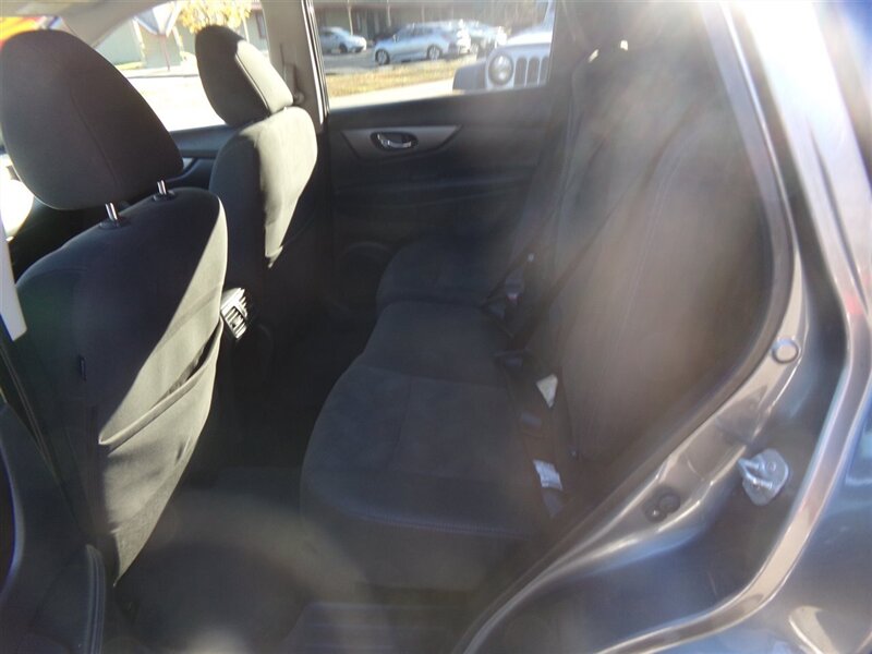 2016 Nissan Rogue SV - Photo 11 - Uncasville, CT 06382