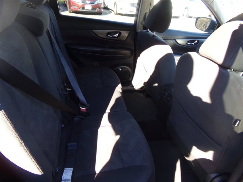2016 Nissan Rogue SV - Photo 12 - Uncasville, CT 06382