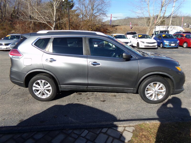 2016 Nissan Rogue SV - Photo 8 - Uncasville, CT 06382