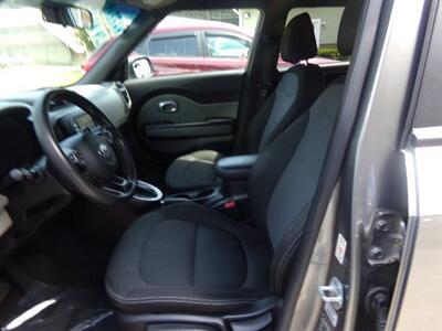 2017 Kia Soul +   - Photo 12 - Uncasville, CT 06382