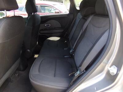 2017 Kia Soul +   - Photo 13 - Uncasville, CT 06382