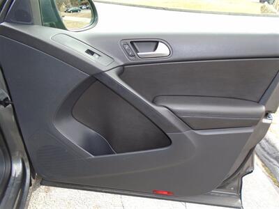 2014 Volkswagen Tiguan SE 4Motion   - Photo 21 - Uncasville, CT 06382