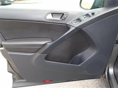 2014 Volkswagen Tiguan SE 4Motion   - Photo 18 - Uncasville, CT 06382