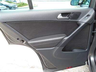 2014 Volkswagen Tiguan SE 4Motion   - Photo 19 - Uncasville, CT 06382