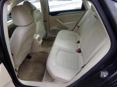 2015 Volkswagen Passat 1.8T Wolfsburg Editi   - Photo 11 - Groton, CT 06340