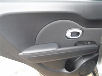2015 Kia Soul EX Plus   - Photo 18 - Uncasville, CT 06382