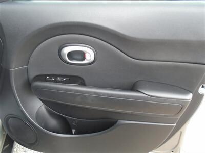 2015 Kia Soul EX Plus   - Photo 20 - Uncasville, CT 06382