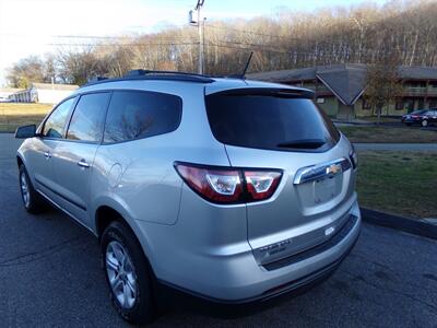 2017 Chevrolet Traverse LS   - Photo 5 - Groton, CT 06340