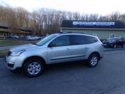 2017 Chevrolet Traverse LS   - Photo 4 - Groton, CT 06340