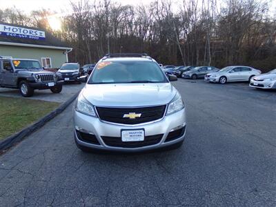 2017 Chevrolet Traverse LS   - Photo 2 - Groton, CT 06340