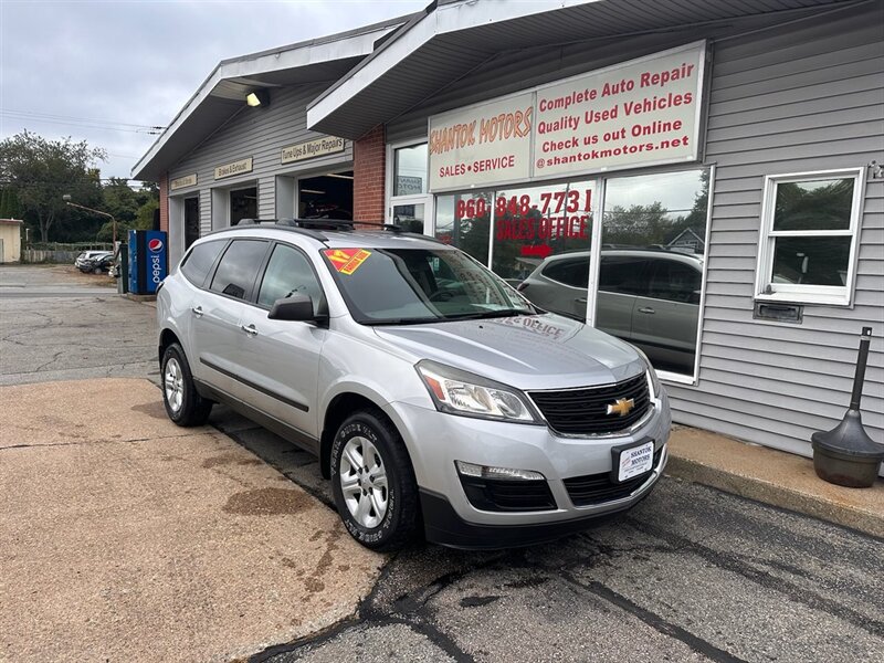 2017 Chevrolet Traverse LS - Photo 1 - Uncasville, CT 06382