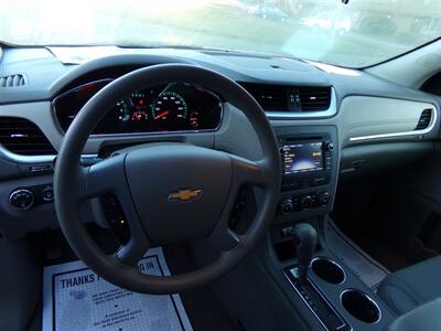 2017 Chevrolet Traverse LS   - Photo 9 - Groton, CT 06340