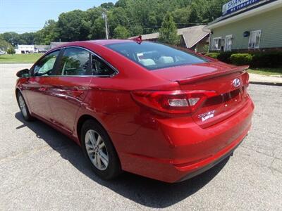 2017 Hyundai SONATA SE - Photo 5 - Uncasville, CT 06382
