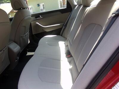 2017 Hyundai SONATA SE - Photo 13 - Uncasville, CT 06382
