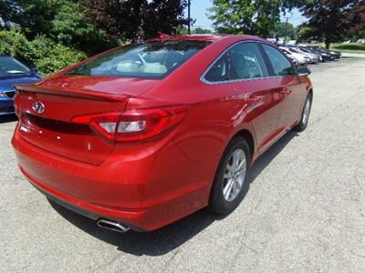 2017 Hyundai SONATA SE - Photo 7 - Uncasville, CT 06382