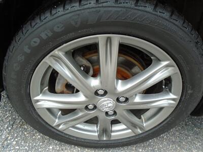 2012 Toyota Yaris 5-Door SE   - Photo 28 - Groton, CT 06340