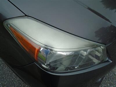 2012 Toyota Yaris 5-Door SE   - Photo 9 - Groton, CT 06340