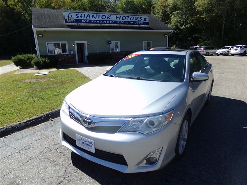 2012 Toyota Camry XLE photo 2