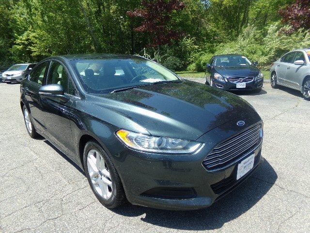 2016 Ford Fusion SE FWD's photo