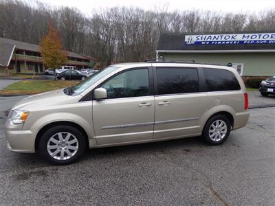 2016 Chrysler Town & Country Touring   - Photo 4 - Groton, CT 06340