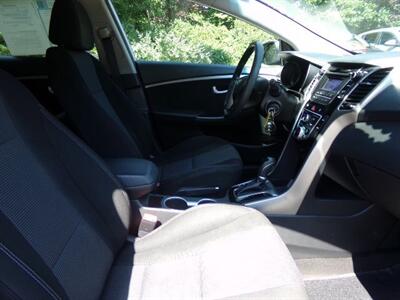 2017 Hyundai ELANTRA GT - Photo 11 - Uncasville, CT 06382