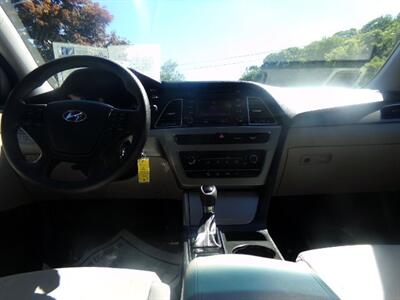2015 Hyundai SONATA SE - Photo 14 - Groton, CT 06340
