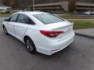 2017 Hyundai SONATA SE - Photo 5 - Groton, CT 06340