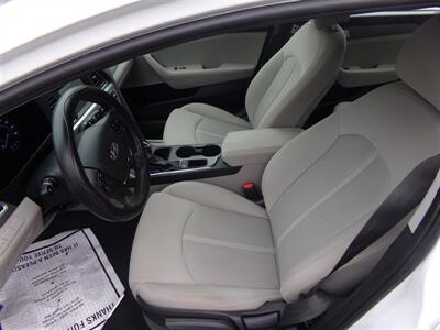 2017 Hyundai SONATA SE - Photo 10 - Groton, CT 06340