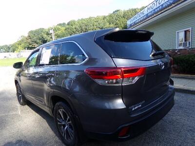 2019 Toyota Highlander LE   - Photo 5 - Uncasville, CT 06382