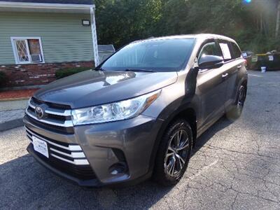 2019 Toyota Highlander LE   - Photo 3 - Uncasville, CT 06382
