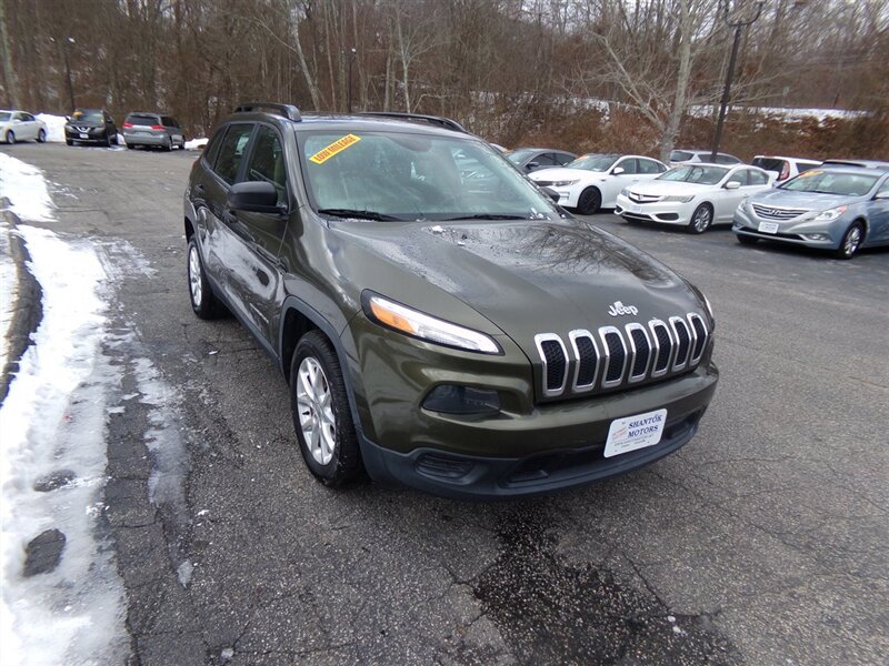 2015 Jeep Cherokee Sport's photo