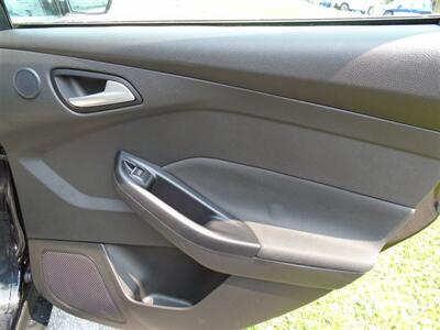 2018 Ford Focus Titanium   - Photo 19 - Uncasville, CT 06382