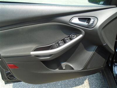 2018 Ford Focus Titanium   - Photo 17 - Uncasville, CT 06382