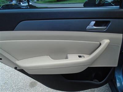 2015 Hyundai SONATA SE   - Photo 18 - Uncasville, CT 06382