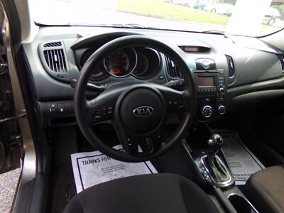 2011 Kia Forte5 EX   - Photo 9 - Uncasville, CT 06382