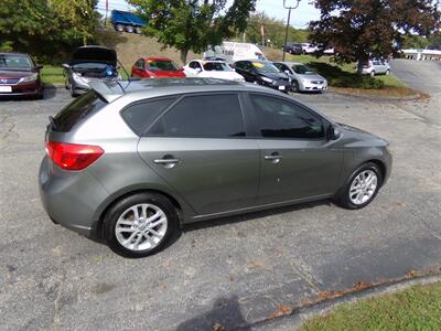2011 Kia Forte5 EX   - Photo 8 - Uncasville, CT 06382