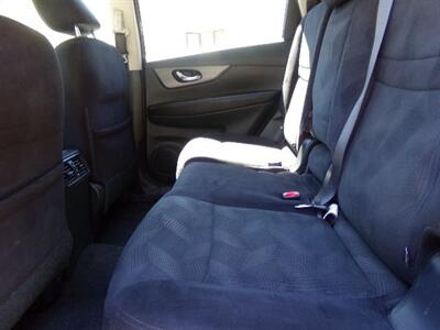 2016 Nissan Rogue SV - Photo 12 - Uncasville, CT 06382