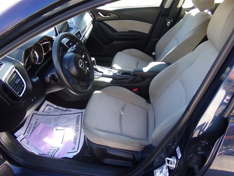 2015 Mazda Mazda3 i Sport   - Photo 10 - Groton, CT 06340